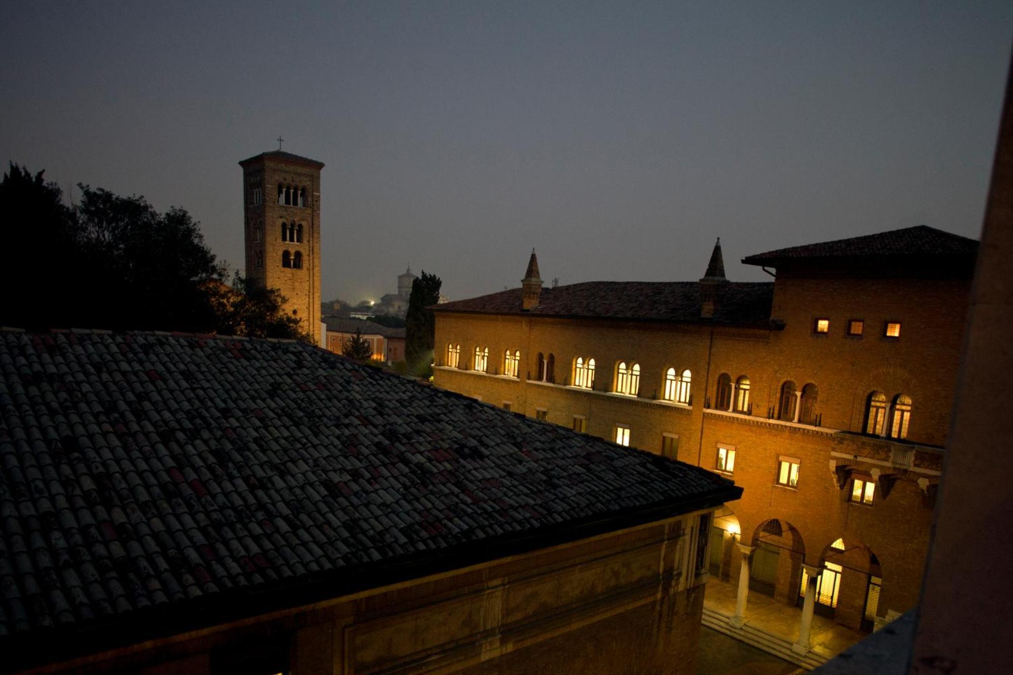 Exclusive Aparthotel La Reunion Ravenna Exterior photo